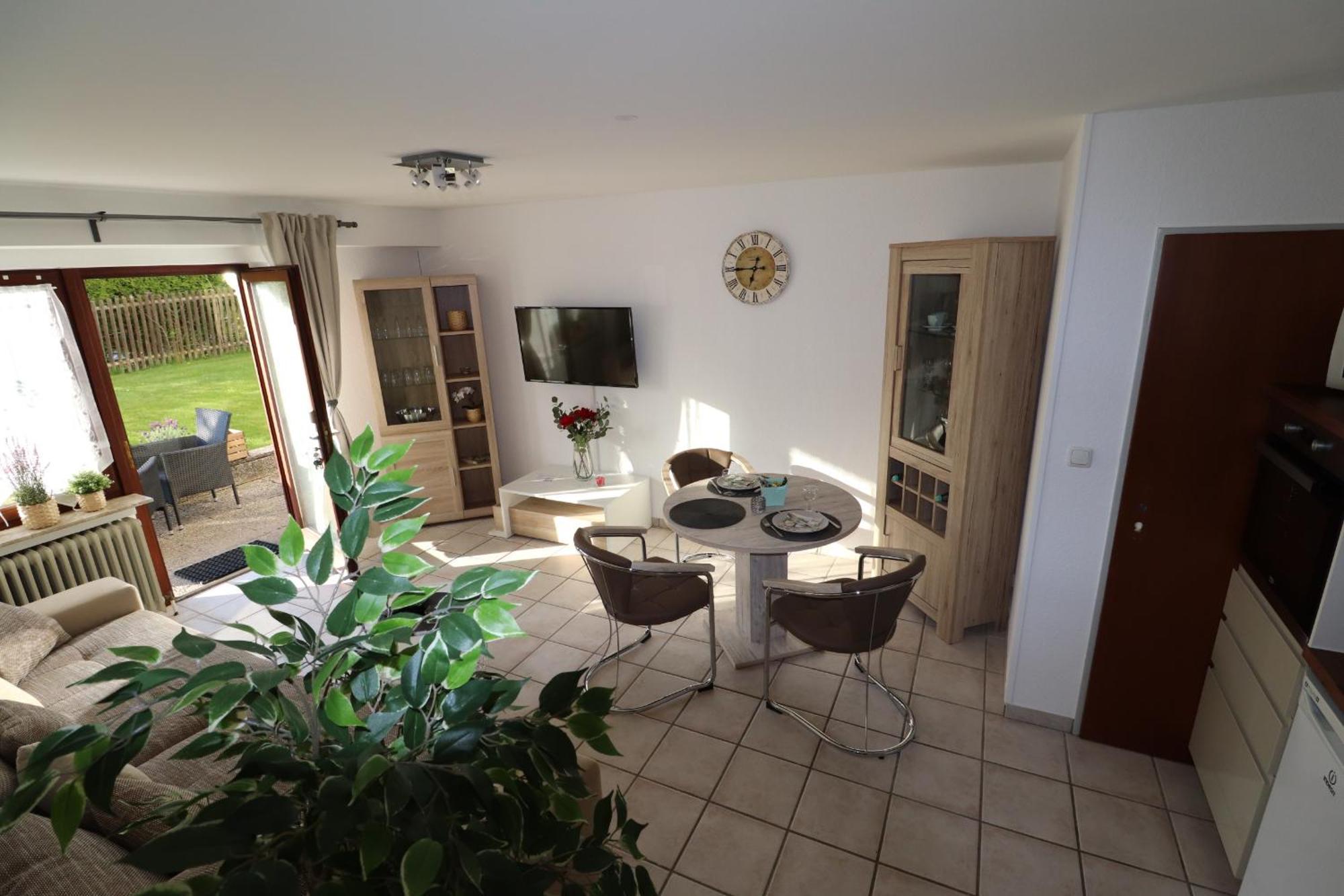 Haus Cornelia Apartment ไอน์รัวห์ ภายนอก รูปภาพ
